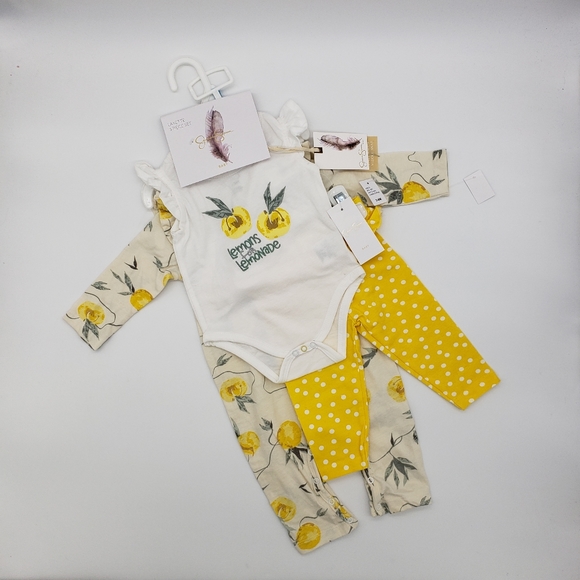 Jessica Simpson Other - NWT 3-6M 3pc Jessica Simpson Set.